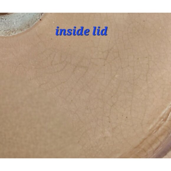 Watt Pottery Moon & Stars casserole, Dutch oven - Picture 8 of 10